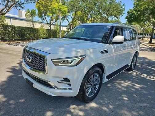 2023 INFINITI QX80 Luxe