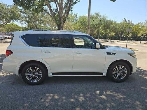 2023 INFINITI QX80 Luxe