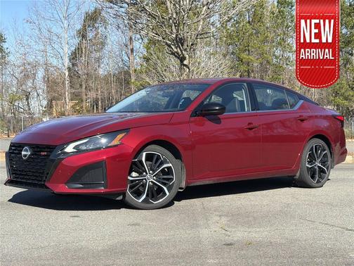 2023 Nissan Altima SR FWD