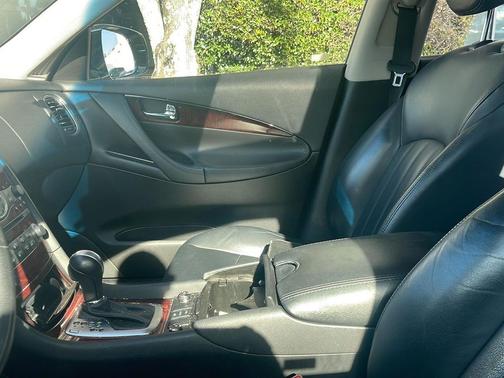 2016 INFINITI QX50 Base