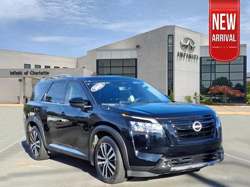 2023 Nissan Pathfinder Platinum 4WD