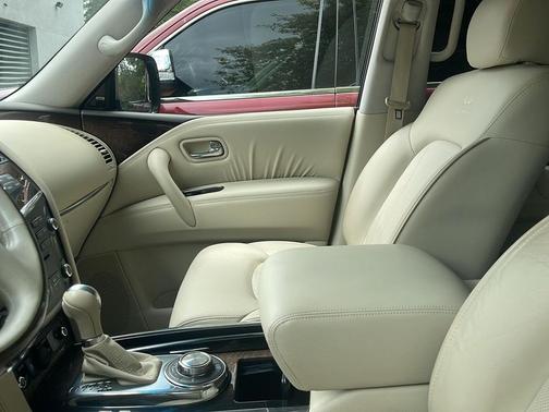 2012 INFINITI QX56 Base