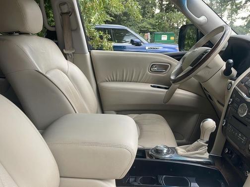 2012 INFINITI QX56 Base