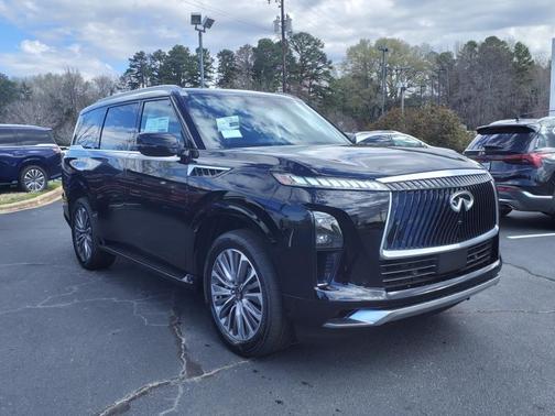 2025 INFINITI QX80 Luxe