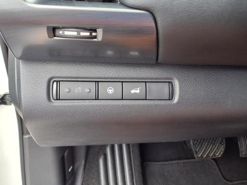 2023 Nissan Pathfinder SL FWD