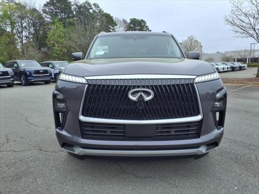 2025 INFINITI QX80 Luxe