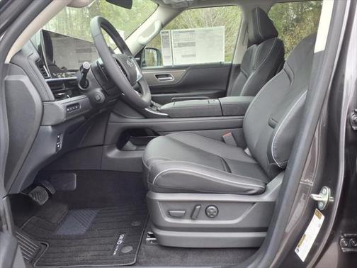 2025 INFINITI QX80 Luxe