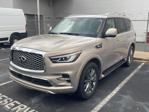 2023 INFINITI QX80 Luxe