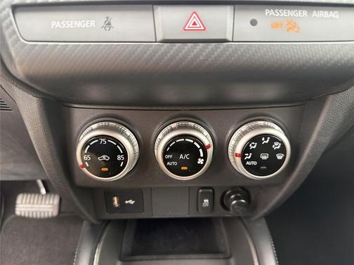 White Diamond 2023 Mitsubishi Outlander Sport 2.0 ES