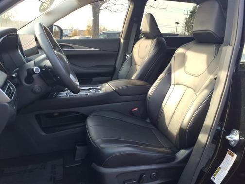 2024 INFINITI QX60 Luxe
