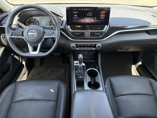 Pearl White Tricoat 2024 Nissan Altima SR FWD