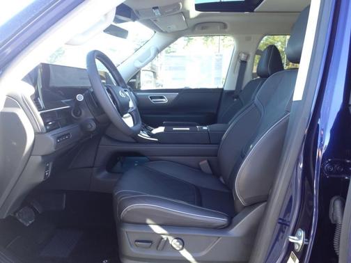 2025 INFINITI QX80 Luxe