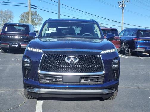 2025 INFINITI QX80 Luxe