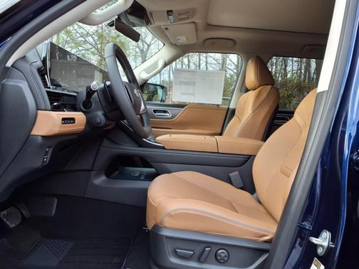 2025 INFINITI QX80 Luxe