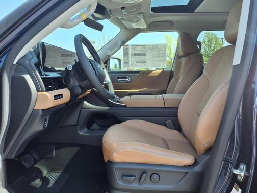 2025 INFINITI QX80 Luxe