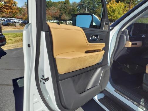 2025 INFINITI QX80 SENSORY AWD