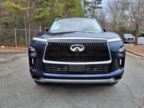 2025 INFINITI QX80 Luxe