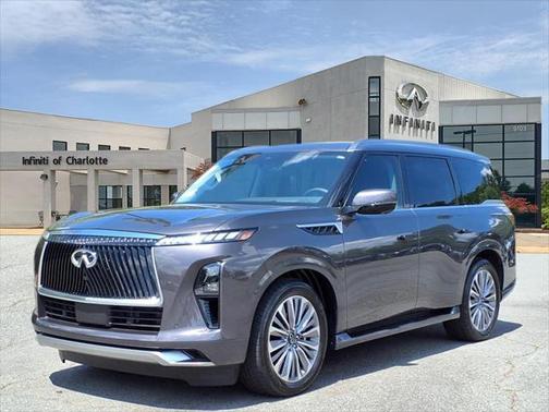2025 INFINITI QX80 Luxe
