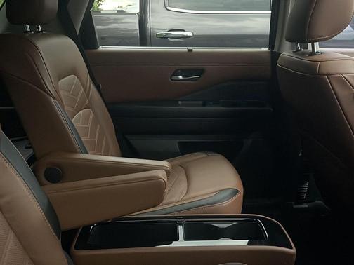 2022 Nissan Pathfinder Platinum 4WD