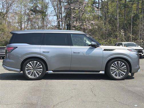 2025 INFINITI QX80 SENSORY AWD