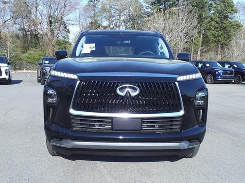 2025 INFINITI QX80 Luxe