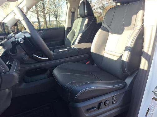 2025 INFINITI QX80 SENSORY AWD