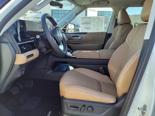 2025 INFINITI QX80 Luxe