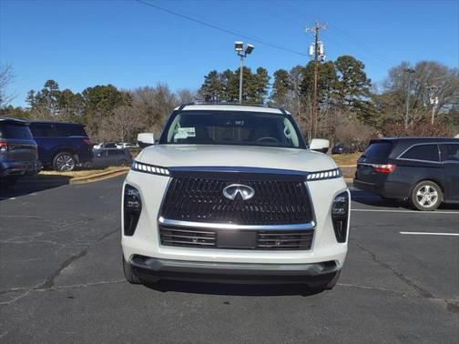 2025 INFINITI QX80 Luxe