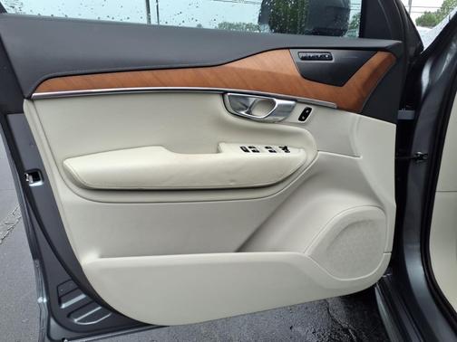 2019 Volvo XC90 T6 Inscription