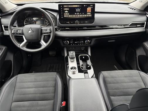 2025 Mitsubishi Outlander 