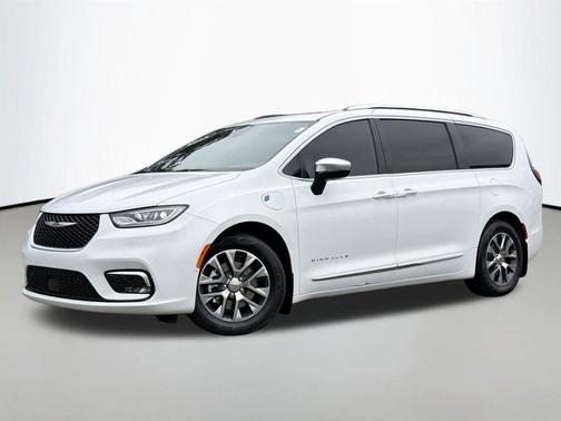 2023 Chrysler Pacifica L