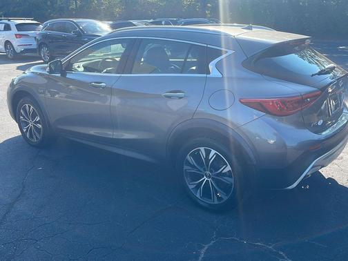 2019 INFINITI QX30 LUXE