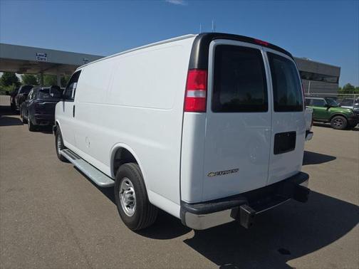 2024 Chevrolet Express 2500 RWD 2500 Regular Wheelbase WT