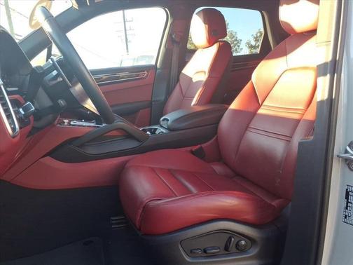 2023 Porsche Cayenne S