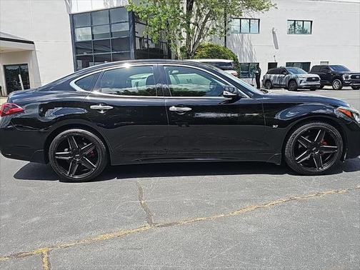 2016 INFINITI Q70 3.7
