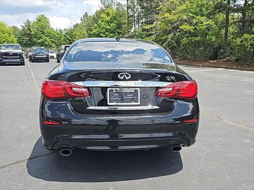 2016 INFINITI Q70 3.7
