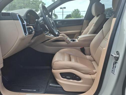 2022 Porsche Cayenne E-Hybrid S