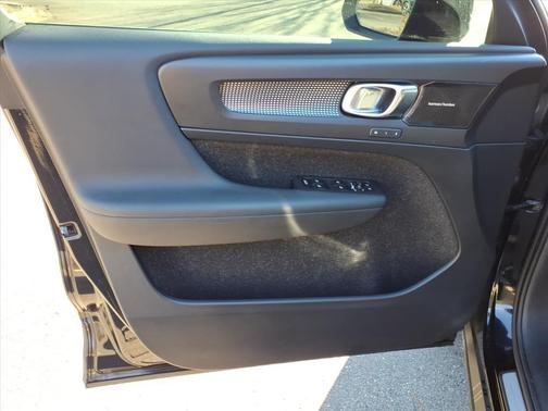 2019 Volvo XC40 T5 R-Design