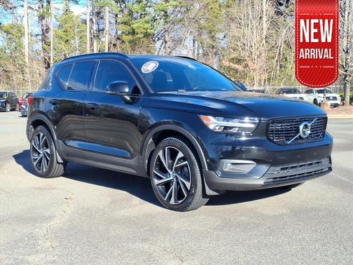 2019 Volvo XC40 T5 R-Design