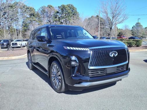 2025 INFINITI QX80 Luxe