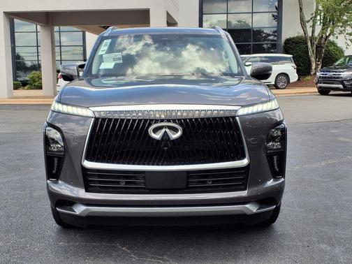 2025 INFINITI QX80 Luxe