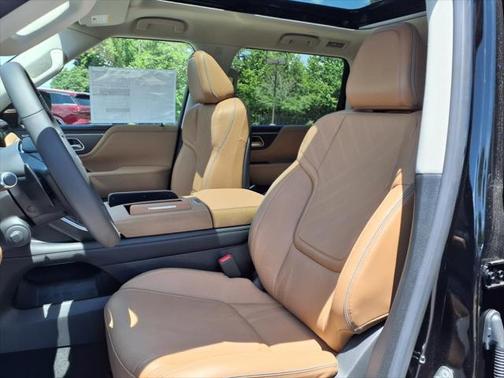 2025 INFINITI QX80 Luxe