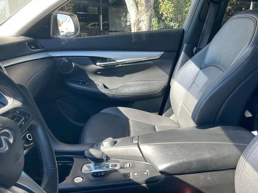 2021 INFINITI QX50 LUXE