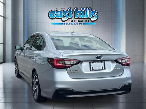 2023 Subaru Legacy 