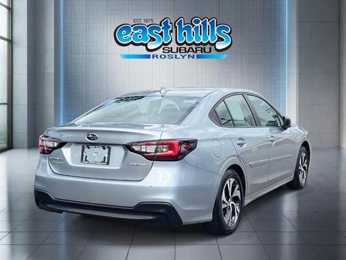 2023 Subaru Legacy 