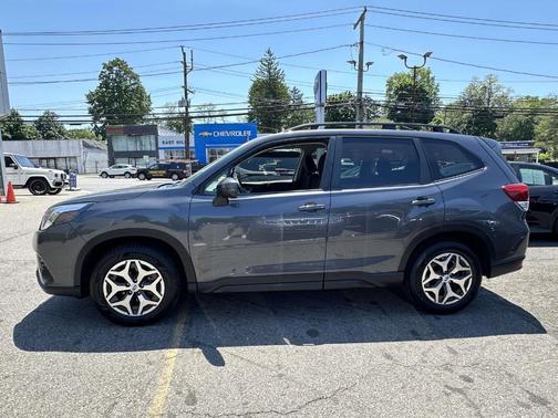 Magnetite Gray Metallic 2024 Subaru Forester Premium