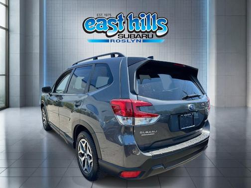 Magnetite Gray Metallic 2024 Subaru Forester Premium