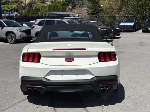 Wimbledon White 2025 Ford Mustang GT Premium