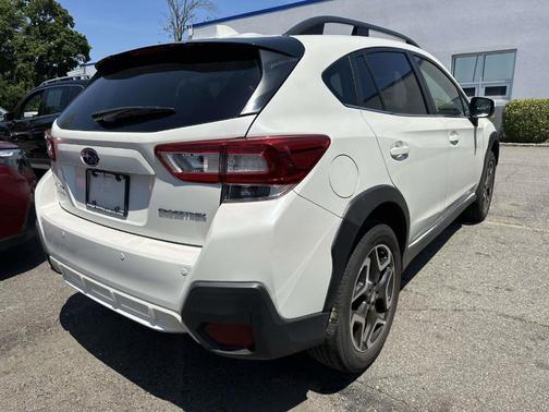 Crystal White Pearl 2019 Subaru Crosstrek 2.0i Limited