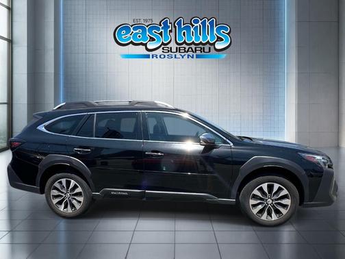 Crystal Black Silica 2023 Subaru Outback Touring